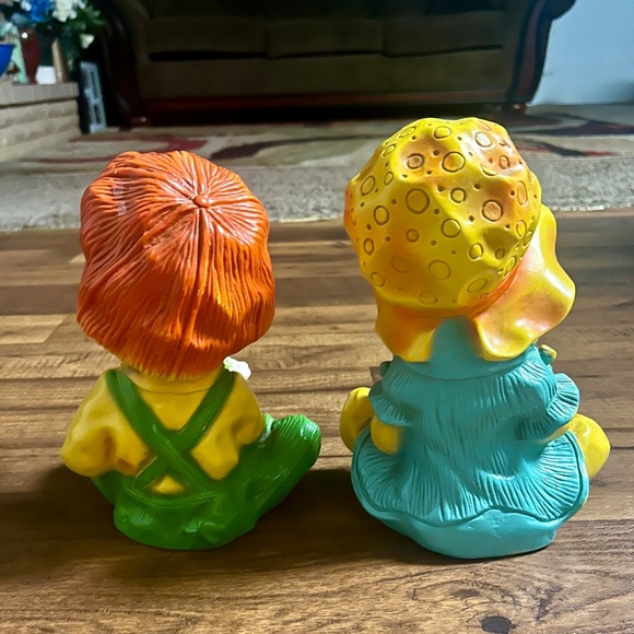 Universal Statuary Corp. • Yellow/Orange • Vintage • Boy & Girl • Statue Set - Picture 10 of 16